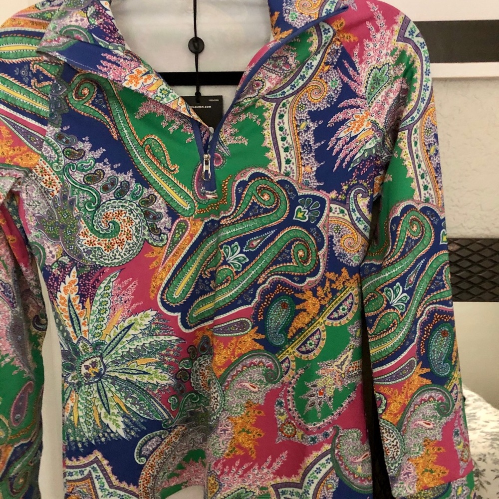 Sporty colorful paisley active wear